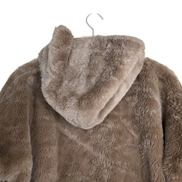 Truth by Republic Women's XS Faux Fur Hoodie Oversized - Picture 4 of 9